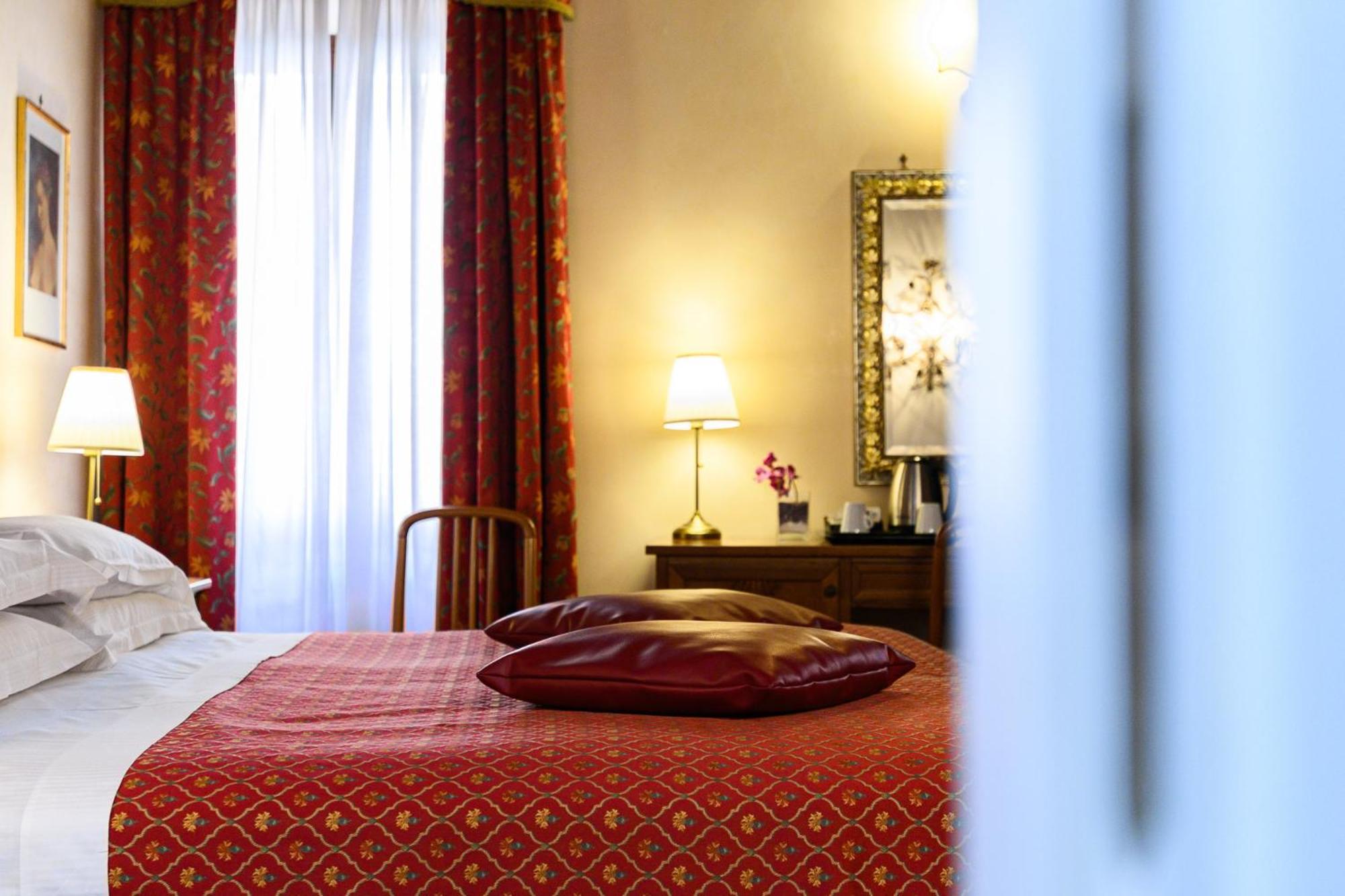 Domus Julia Hotel Рим Екстериор снимка